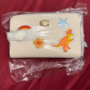 Coach 🆕 Essential Small Zip Around Card Case With Sticker Print (collectible)